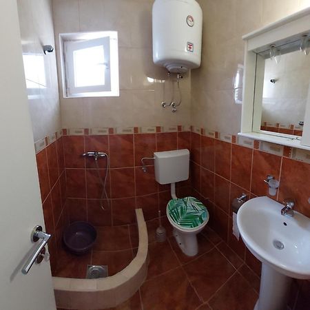 Vuko I Magdalena Midzor Apartment Petrovac Bagian luar foto