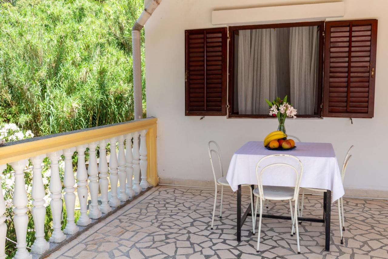 Vuko I Magdalena Midzor Apartment Petrovac Bagian luar foto