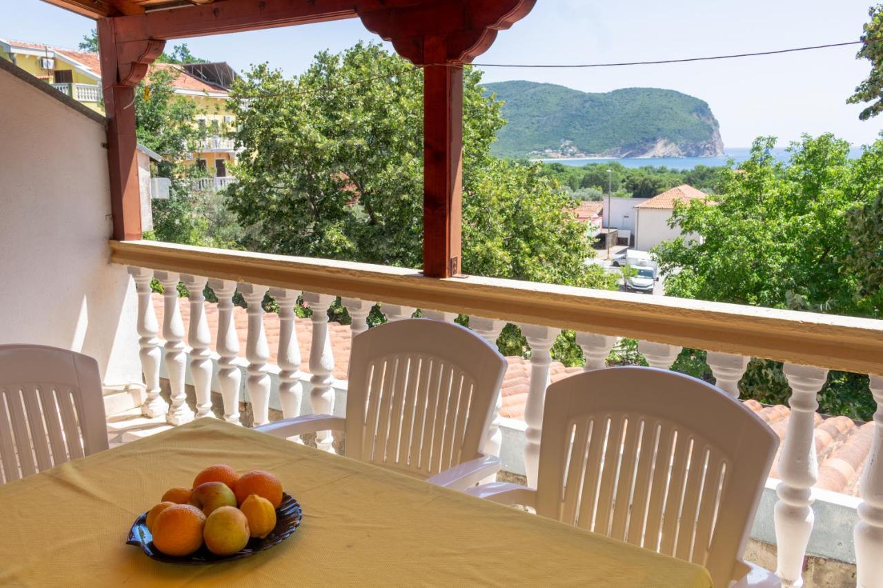 Vuko I Magdalena Midzor Apartment Petrovac Bagian luar foto