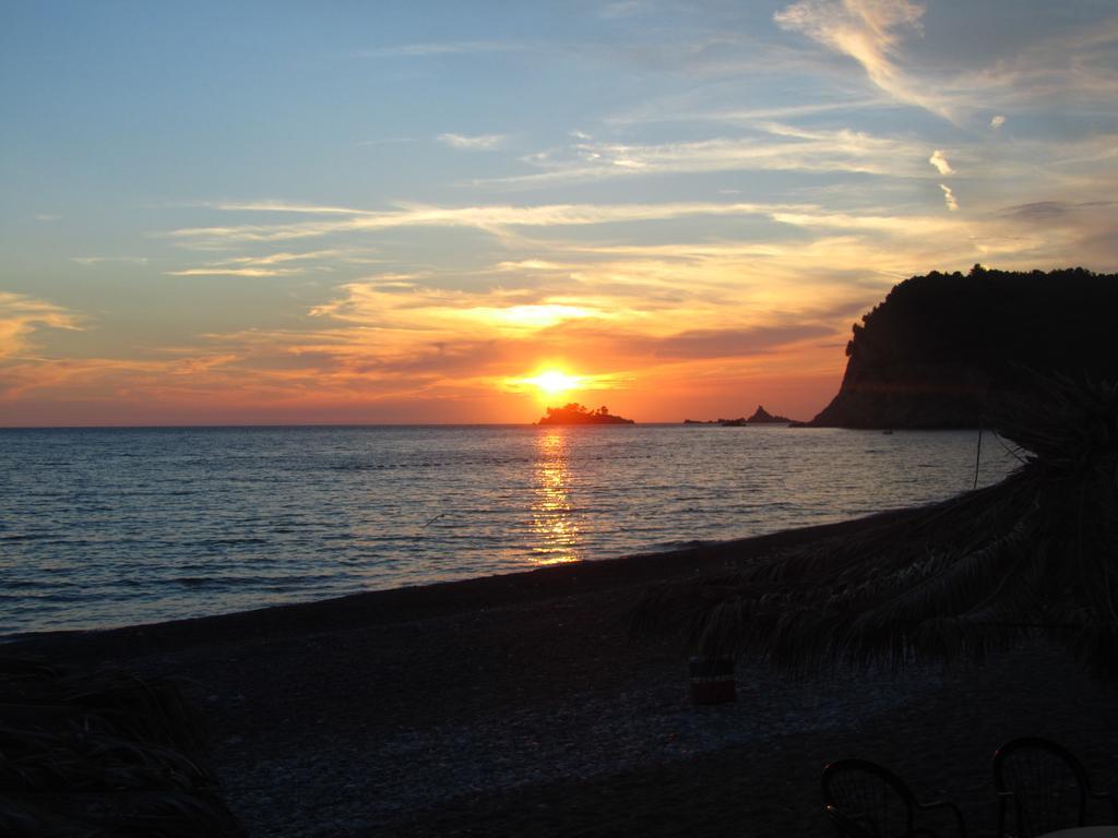 Vuko I Magdalena Midzor Apartment Petrovac Bagian luar foto