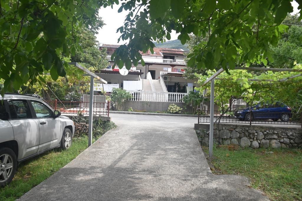 Vuko I Magdalena Midzor Apartment Petrovac Bagian luar foto