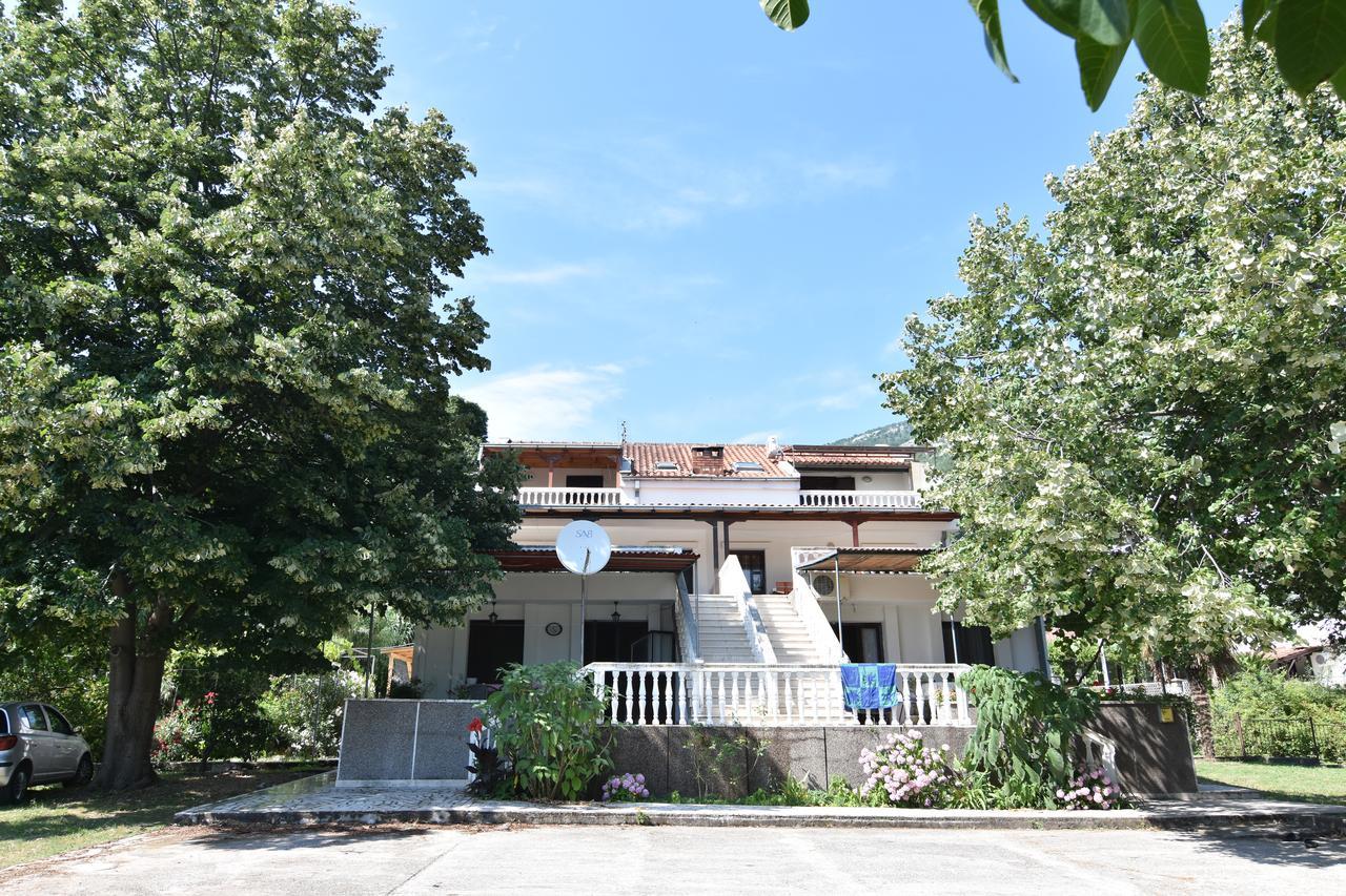 Vuko I Magdalena Midzor Apartment Petrovac Bagian luar foto