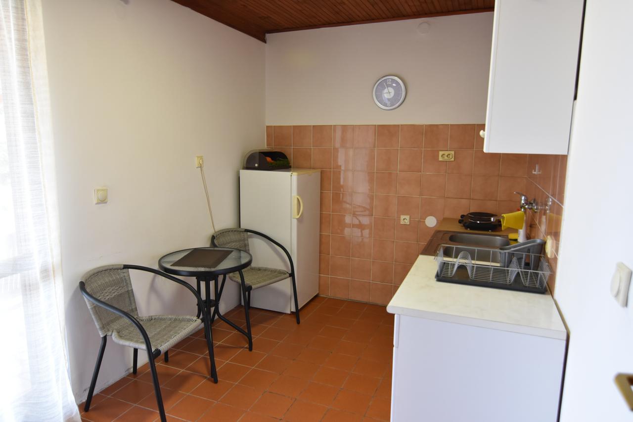 Vuko I Magdalena Midzor Apartment Petrovac Bagian luar foto