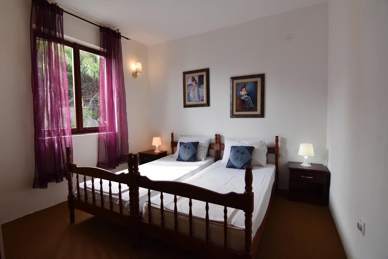 Vuko I Magdalena Midzor Apartment Petrovac Bagian luar foto